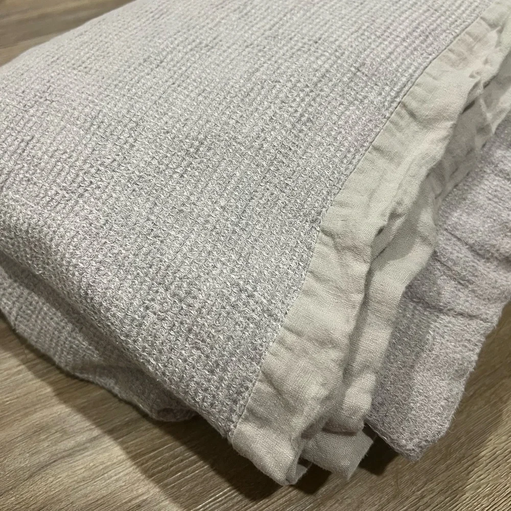 West Elm Linen Duvet Cover Light Gray Textured King / Cal King